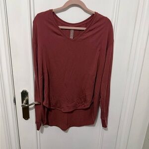 BRAND NEW SMALL Kit and Ace Long Sleeve V-Neck Top - Burgundy